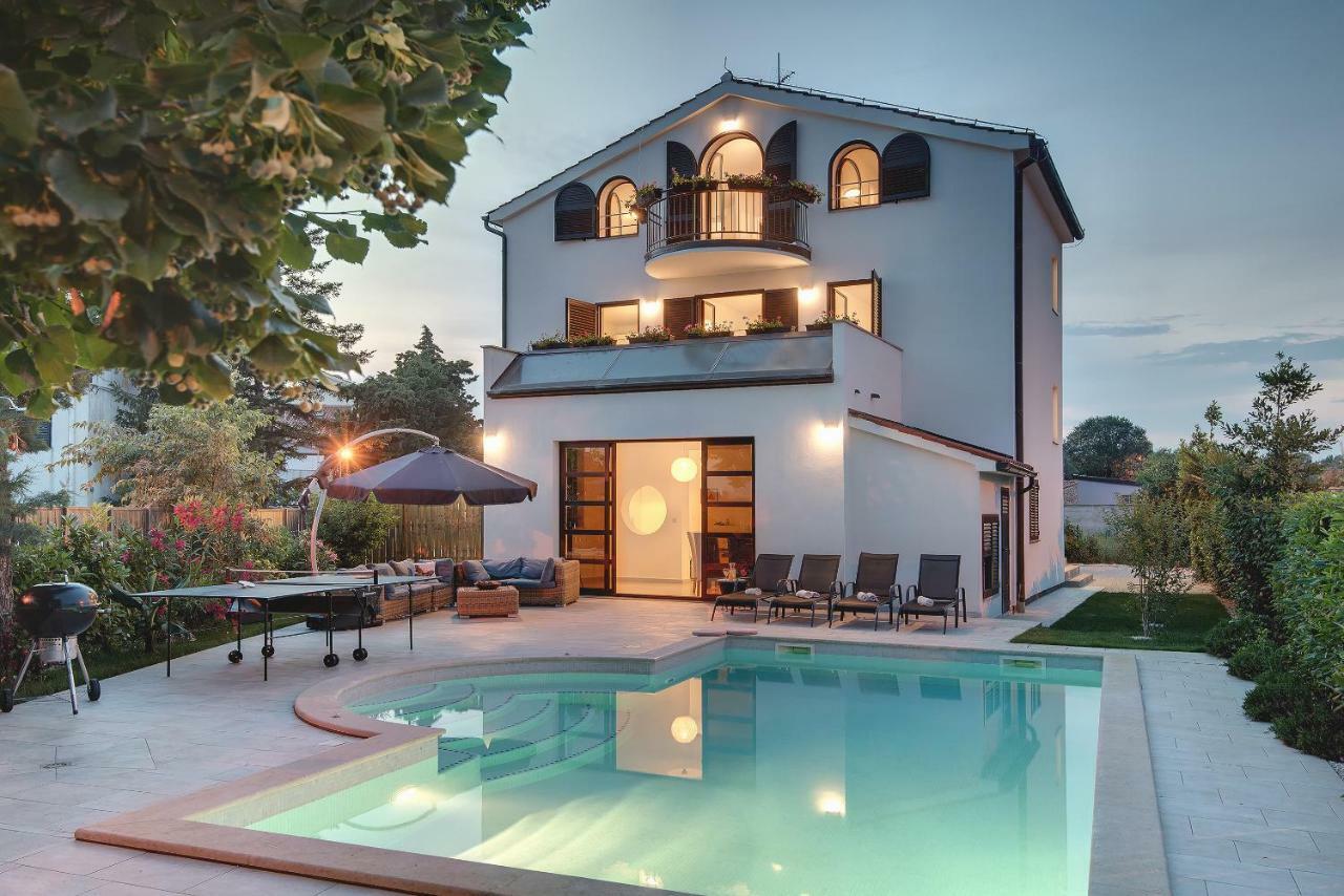 Villa Andrija Family Dream With Heated Pool At The Sea With Beautiful Garden, Outside Cinema And Kids Playground ฟาชานา ภายนอก รูปภาพ